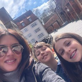 Laura, Family in Catania