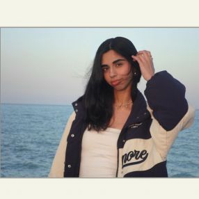 Ujala, Babysitter in Casette D'ete