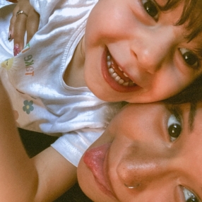 Ashley, Babysitter a Gavi