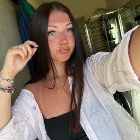 Alessia, Babysitter a Villanova Mondovì