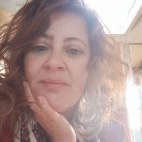 Alice, Babysitter a Città metropolitana di Catania