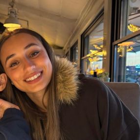 Giulia, Babysitter a Cugliate-fabiasco
