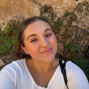 Nataliya, Babysitter a Pavona