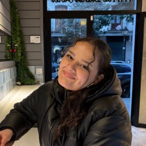 Amina Anna, Babysitter a Merano