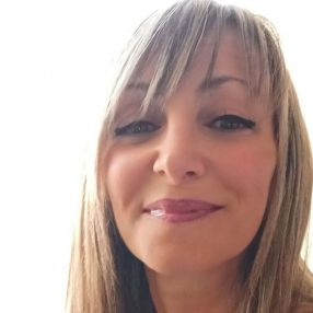 Eleonora, Babysitter a Gravina di Catania