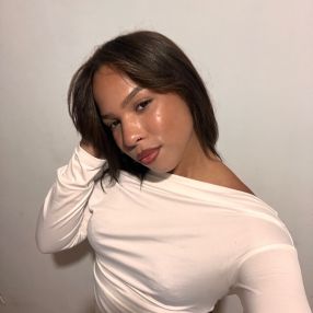 Naomi, Babysitter in Piazza