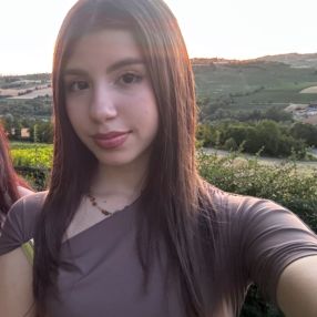 Aurora, Babysitter in Stradella