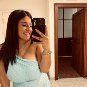 Suamy Eva, Babysitter a Sarzana