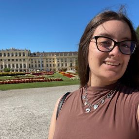 Giulia, Babysitter a Pistrino