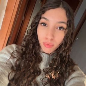 Hajar, Babysitter a Gemonio