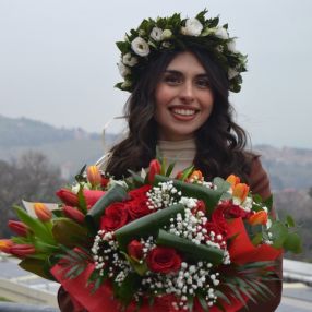Vittoria, Babysitter a Loreto Aprutino