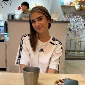 Benedetta, Babysitter a Capoterra