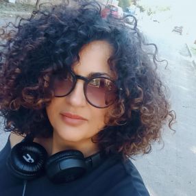Lucia Loredana, Babysitter a Specchia