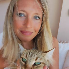 Eleonora, Babysitter a San Teodoro