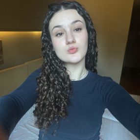 Virginia, Babysitter in Volano