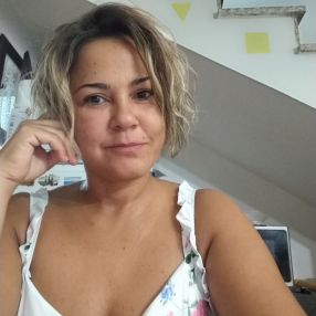 Francesca, Babysitter a Oristano