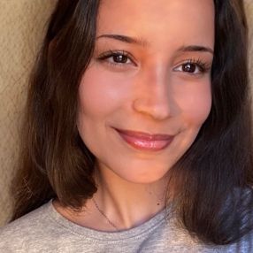Leila, Babysitter a Narzole