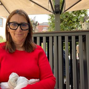Silvana, Babysitter in La Morra
