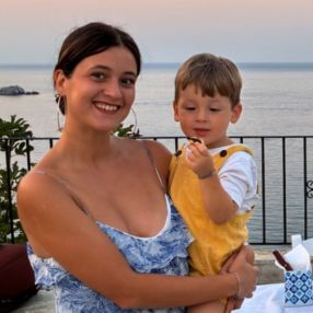Consuelo, Family in Arona