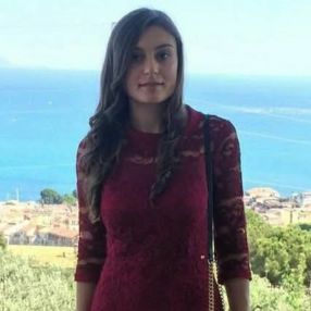 Elena, Babysitter a Trentola-ducenta