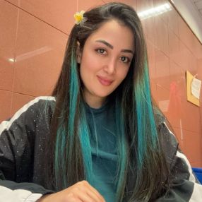 Hadis, Babysitter a Genova
