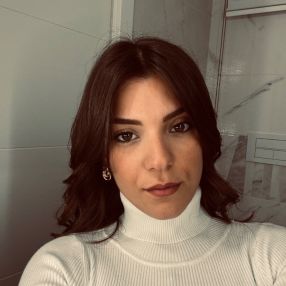 Sara, Babysitter a Punta Marina