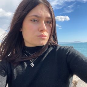 Aurora, Babysitter a Sovere