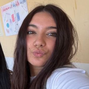 Emanuela, Babysitter a Santa Maria A Vico