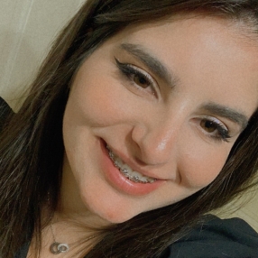 Claudia, Babysitter a Parete