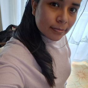Angela Albornoz, Babysitter in Opera