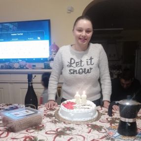 Lucia, Babysitter a Racale