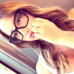 Rebeka Selena, Babysitter a Celle ligure