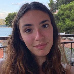 Lucrezia, Babysitter in Samarate