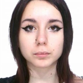 Alexia, Babysitter a Laives