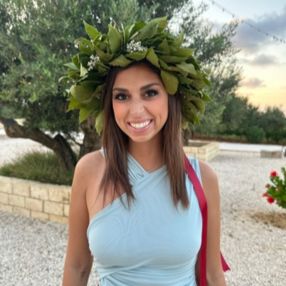 Laura, Babysitter a Alcamo