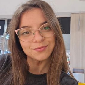 Federica, Babysitter a Priolo Gargallo