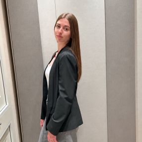 Lucrezia, Babysitter a Gambettola