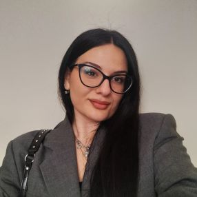 Alessandra, Babysitter a Triggiano