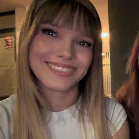 Corinna, Babysitter a Saiano