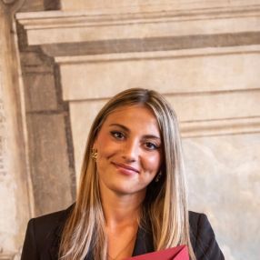 Noemi, Babysitter a Curtatone