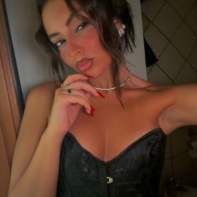 Sara, Babysitter a Trentola-ducenta