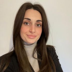 Carlotta, Babysitter a L'Aquila