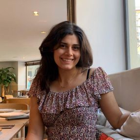 Nicole, Babysitter a Cuvio