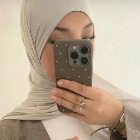 Kholoud, Babysitter a Nogara
