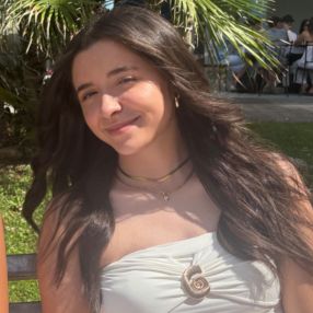 Isabella, Babysitter a Potenza Picena