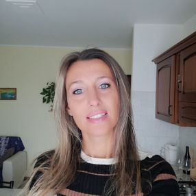 Roberta, Babysitter in Settimo Milanese