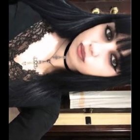 Alice, Babysitter in Arbus