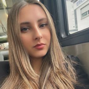 Nicole, Babysitter a Quattromiglia