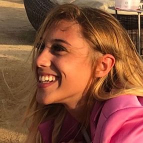 Hennika, Babysitter a Castenaso