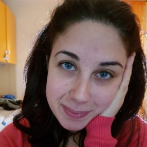 Ilenia, Babysitter a Catanzaro
